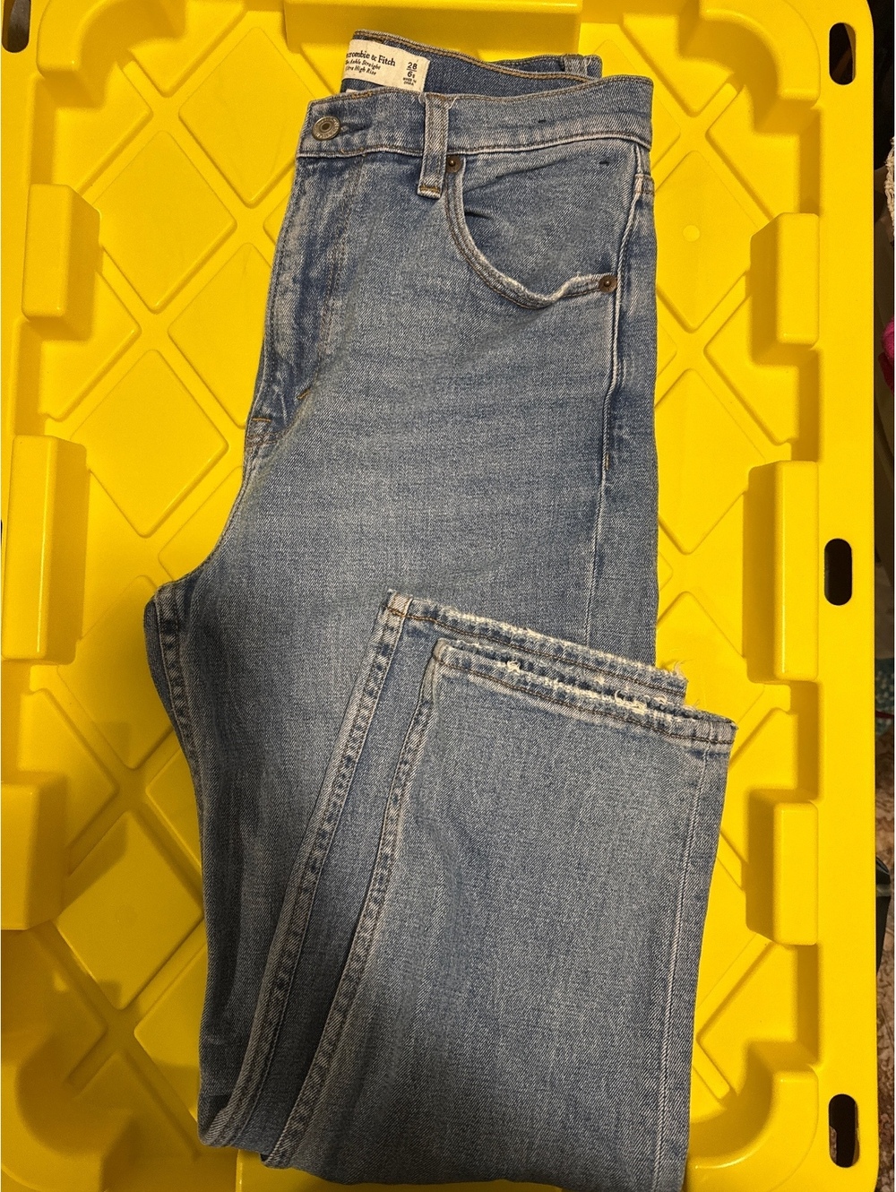 Abercrombie & Fitch The Ankle Straight Ultra High Rise 4 / 6